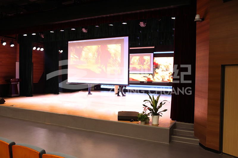 深中南山創(chuàng)新學(xué)校階梯教室-舞臺區(qū)域 深中南山創(chuàng)新學(xué)校階梯教室-舞臺區(qū)域